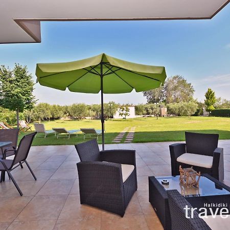 Villa Iris By Rentalspro Services - Agios Mamas Beach 外观 照片