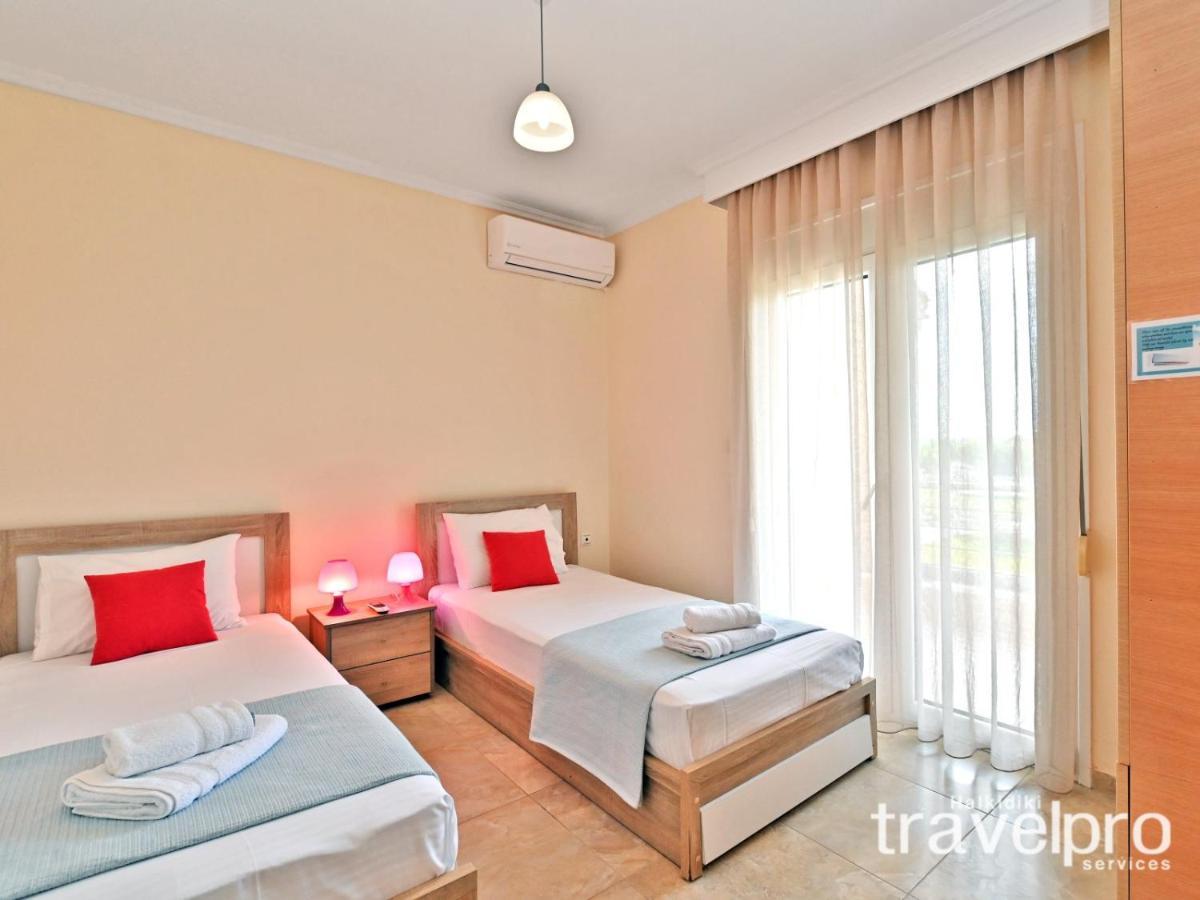 Villa Iris By Rentalspro Services - Agios Mamas Beach 外观 照片