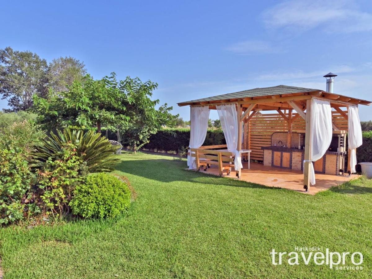 Villa Iris By Rentalspro Services - Agios Mamas Beach 外观 照片