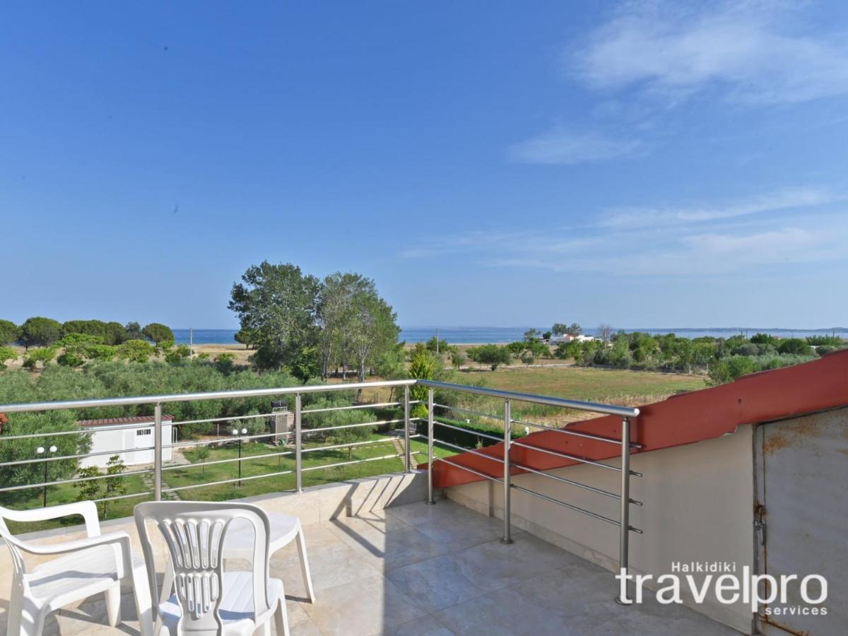 Villa Iris By Rentalspro Services - Agios Mamas Beach 外观 照片