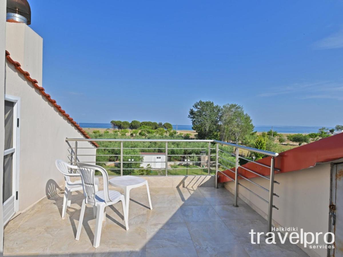 Villa Iris By Rentalspro Services - Agios Mamas Beach 外观 照片