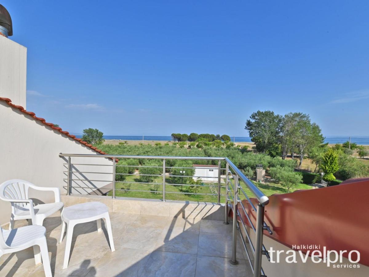 Villa Iris By Rentalspro Services - Agios Mamas Beach 外观 照片