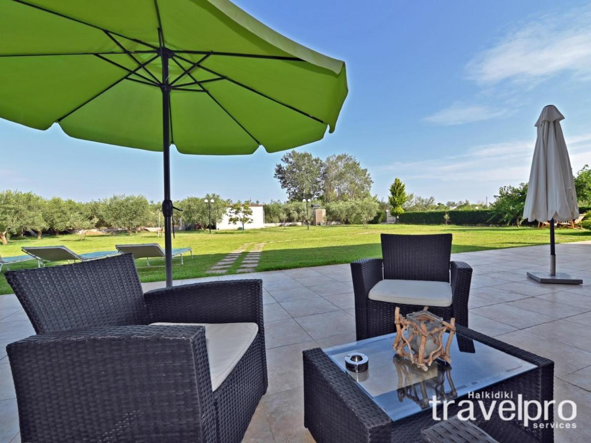 Villa Iris By Rentalspro Services - Agios Mamas Beach 外观 照片