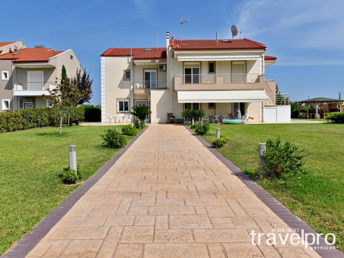 Villa Iris By Rentalspro Services - Agios Mamas Beach 外观 照片
