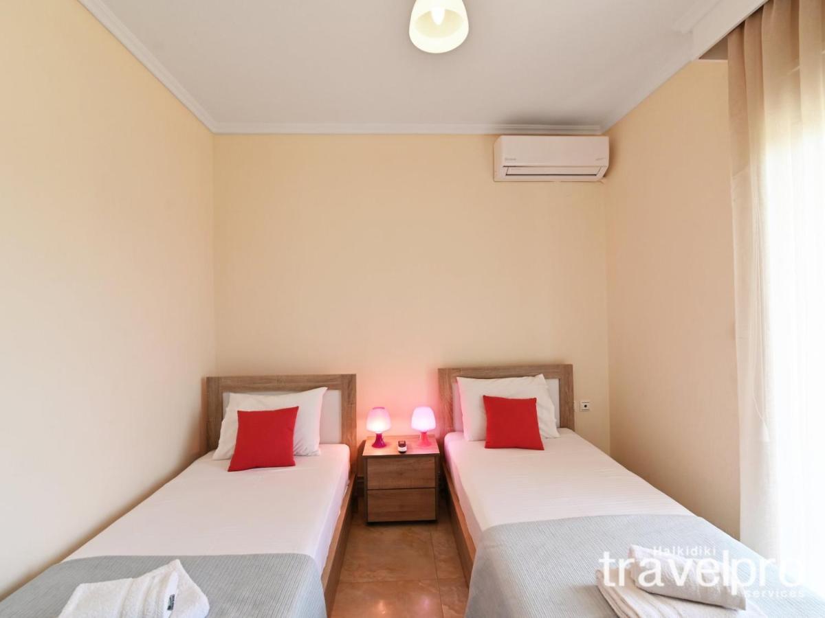 Villa Iris By Rentalspro Services - Agios Mamas Beach 外观 照片