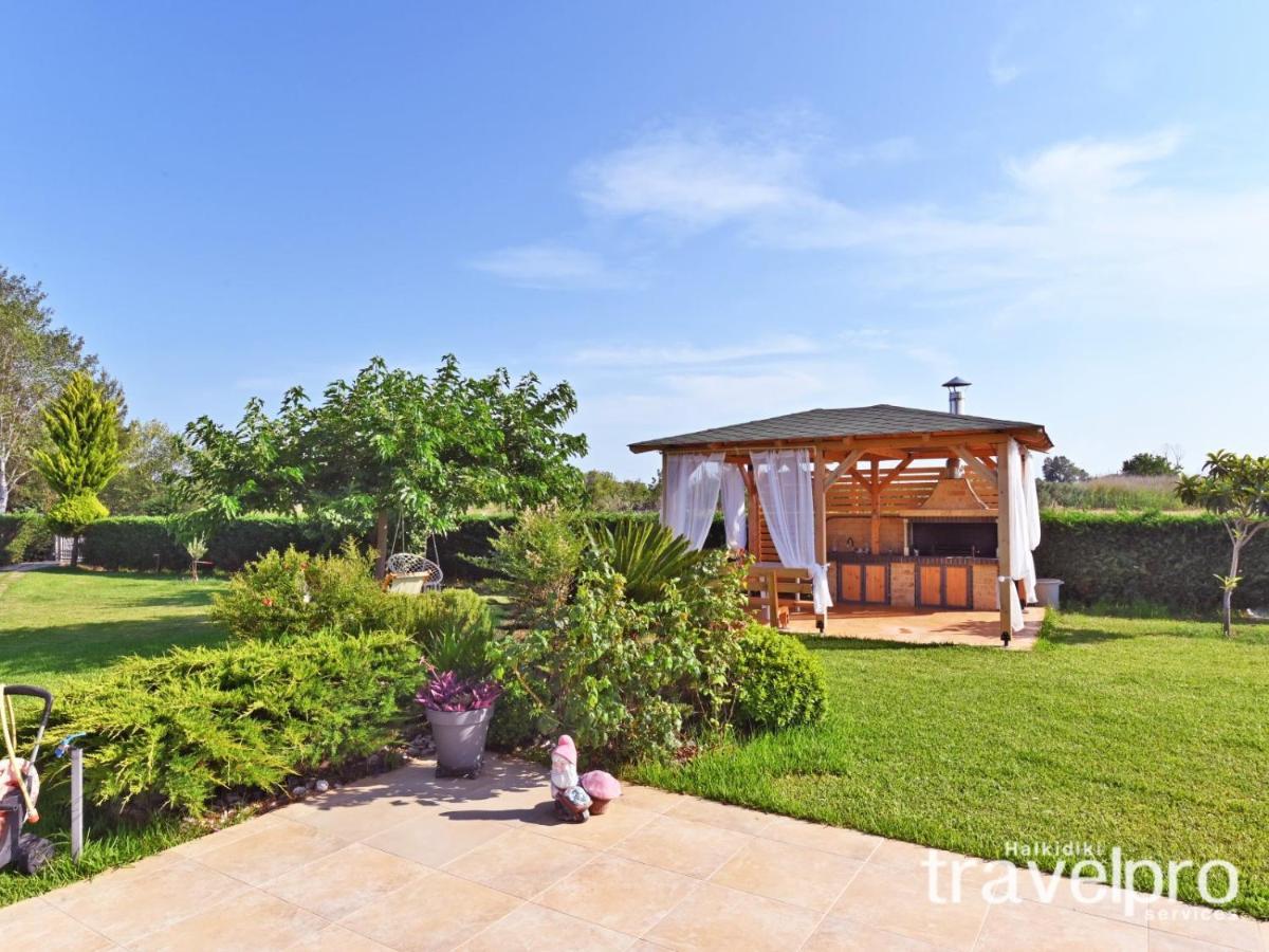 Villa Iris By Rentalspro Services - Agios Mamas Beach 外观 照片