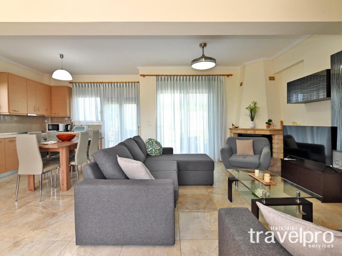 Villa Iris By Rentalspro Services - Agios Mamas Beach 外观 照片