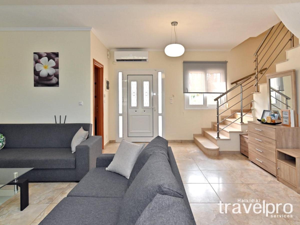 Villa Iris By Rentalspro Services - Agios Mamas Beach 外观 照片