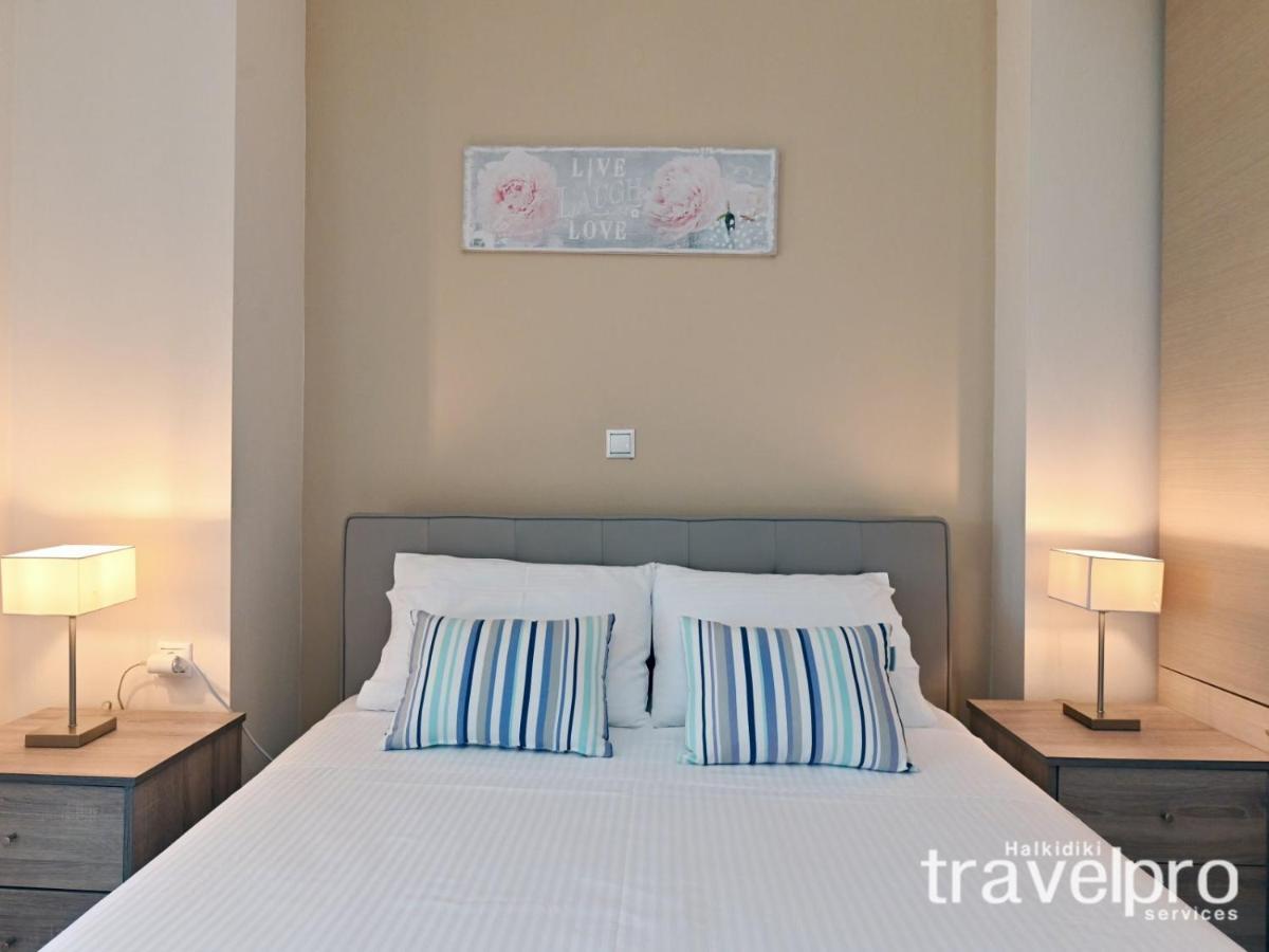 Villa Iris By Rentalspro Services - Agios Mamas Beach 外观 照片