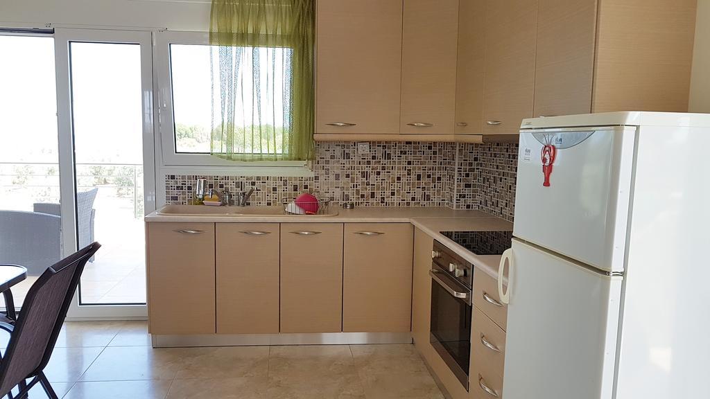 Villa Iris By Rentalspro Services - Agios Mamas Beach 外观 照片