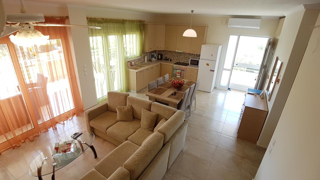 Villa Iris By Rentalspro Services - Agios Mamas Beach 外观 照片